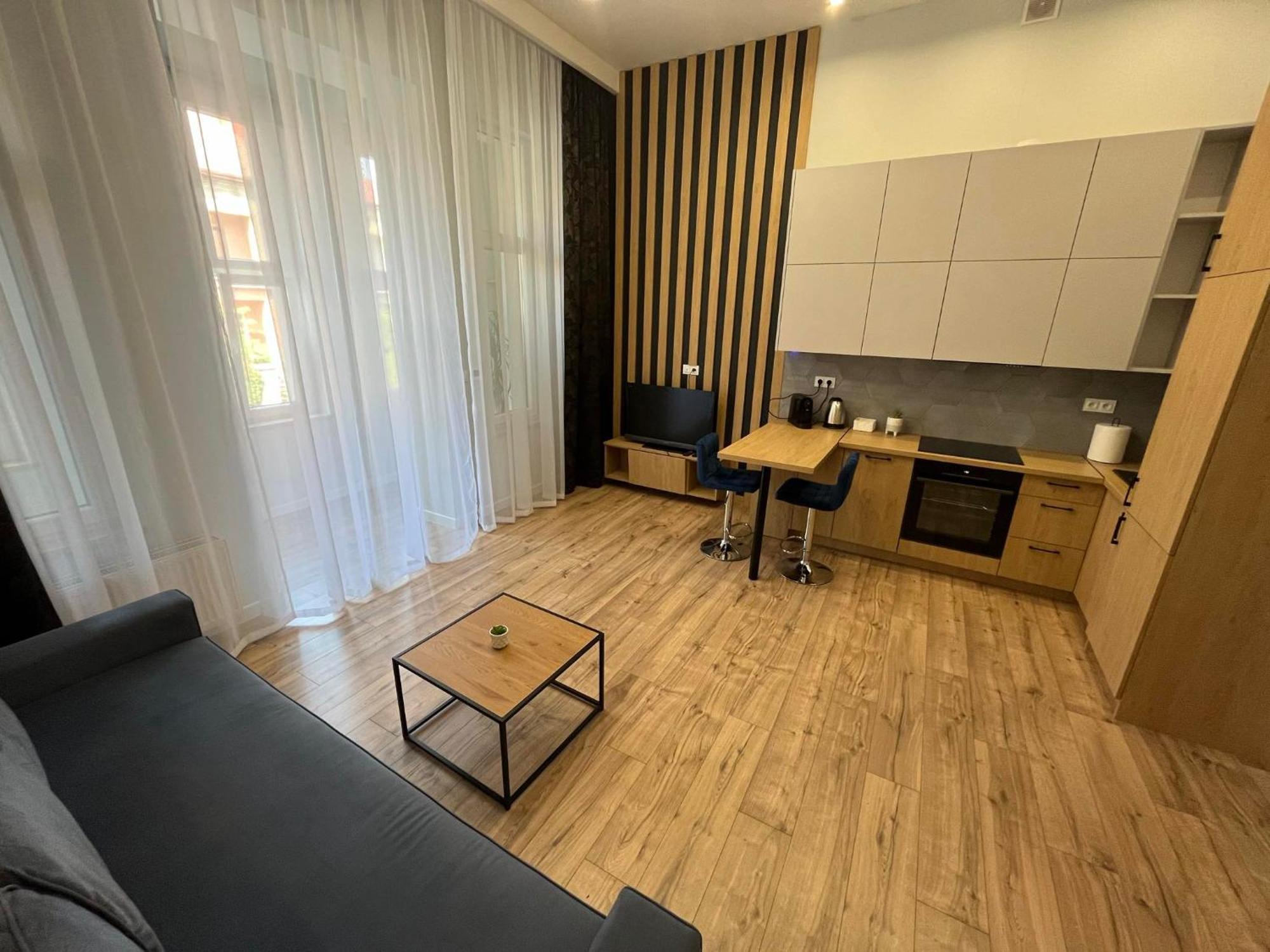 Golden Premium Apartment Slowackiego, Centrum, Parking เคียลเซ ภายนอก รูปภาพ