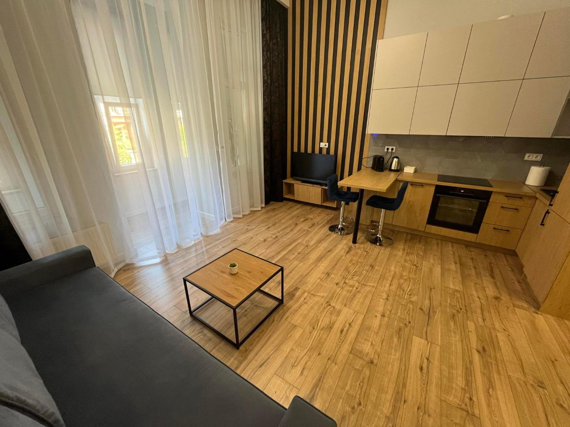Golden Premium Apartment Slowackiego, Centrum, Parking เคียลเซ ภายนอก รูปภาพ